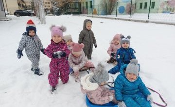 Zimowa zabawa na śniegu