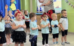 Zakończenie roku - grupa Pszczółek oraz Biedronek (2)