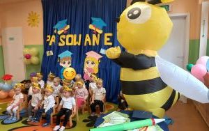 Pasowanie na Żłobkowicza - grupa Pszczółek (6)