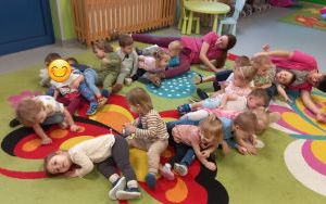 Miniony tydzień - grupa Pszczółek: tydzień małych odkrywców  (2)