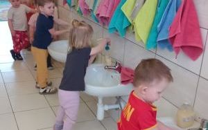 Miniony tydzień - grupa Pszczółek: tydzień małych odkrywców  (5)