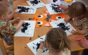 Miniony tydzień - grupa Pszczółek: tydzień małych odkrywców  (8)