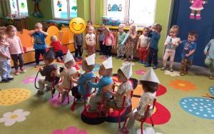 Miniony tydzień - grupa Pszczółek: Tydzień pełen kolorów (3)