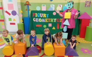 Miniony tydzień - grupa Pszczółek: Tydzień pełen kolorów (9)