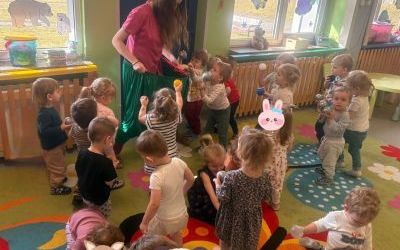 Miniony tydzień - grupa Pszczółek: Tydzień pełen pomysłów i działań (1)