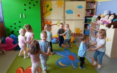 Miniony tydzień - grupa Pszczółek: tydzień małych odkrywców  (6)