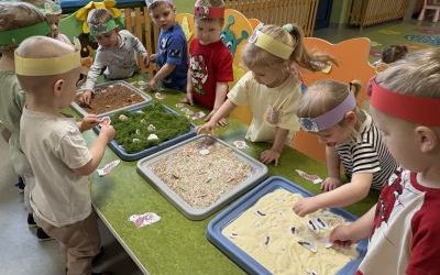 Miniony tydzień - grupa Pszczółek: tydzień małych odkrywców  (7)