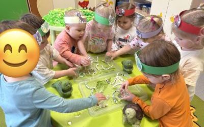 Miniony tydzień - grupa Pszczółek: tydzień małych odkrywców  (8)