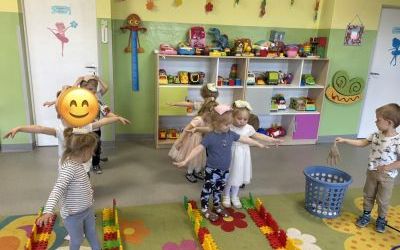Miniony tydzień - grupa Pszczółek: Tydzień pełen kolorów (10)
