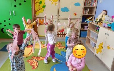 Miniony tydzień - grupa Pszczółki: Tydzień wspólnej zabawy (3)