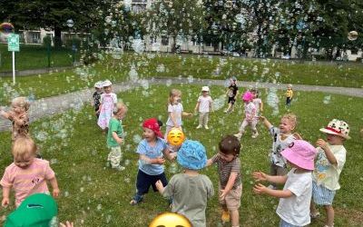 Miniony tydzień - grupa Pszczółek: Tydzień wspólnej zabawy (9)